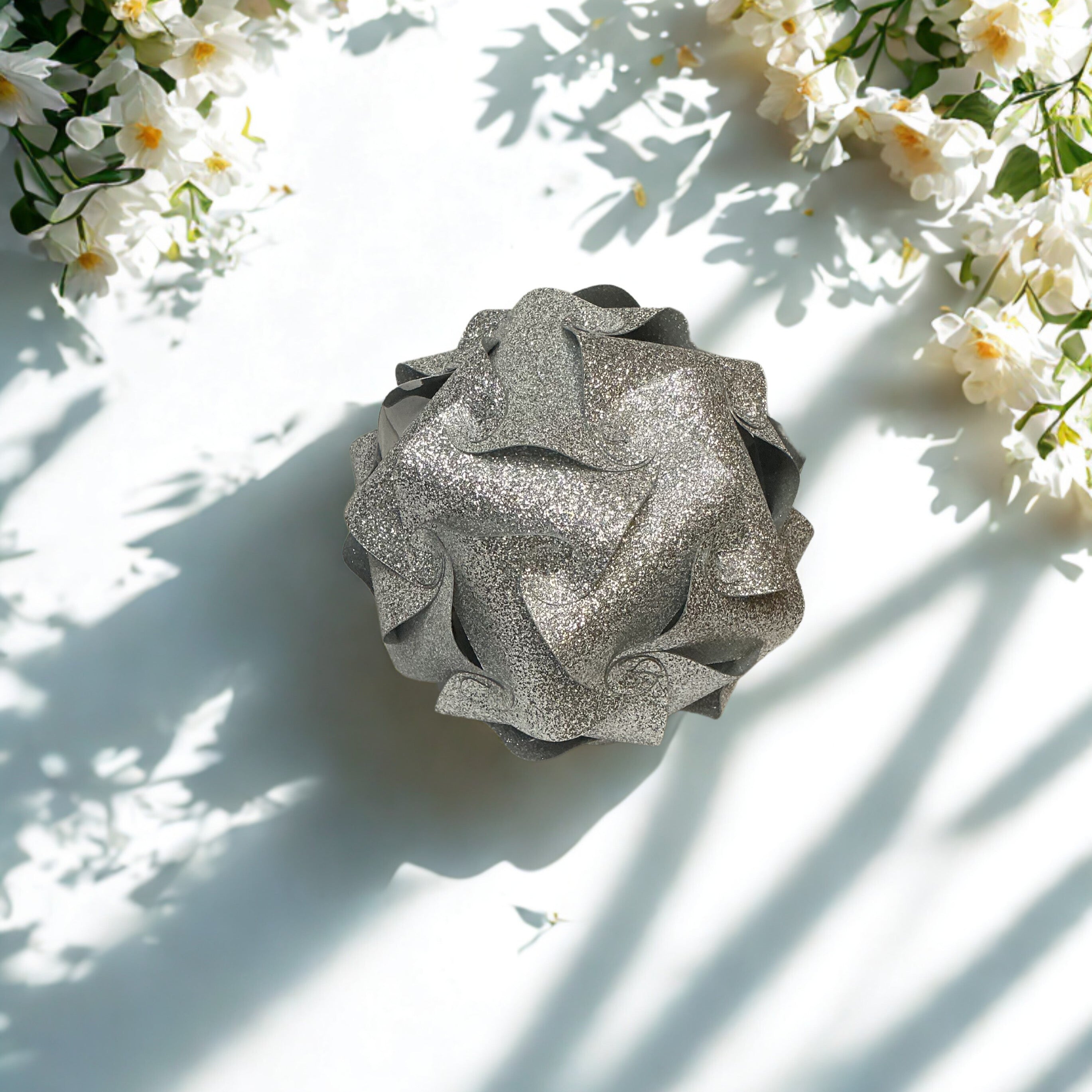 Dekorační koulička - třpytivá